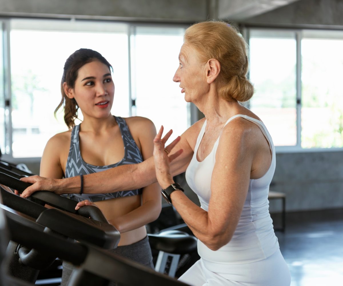 healthcare-physio-therapy-sports-trainer-with-her-client-in-fitness-.jpg